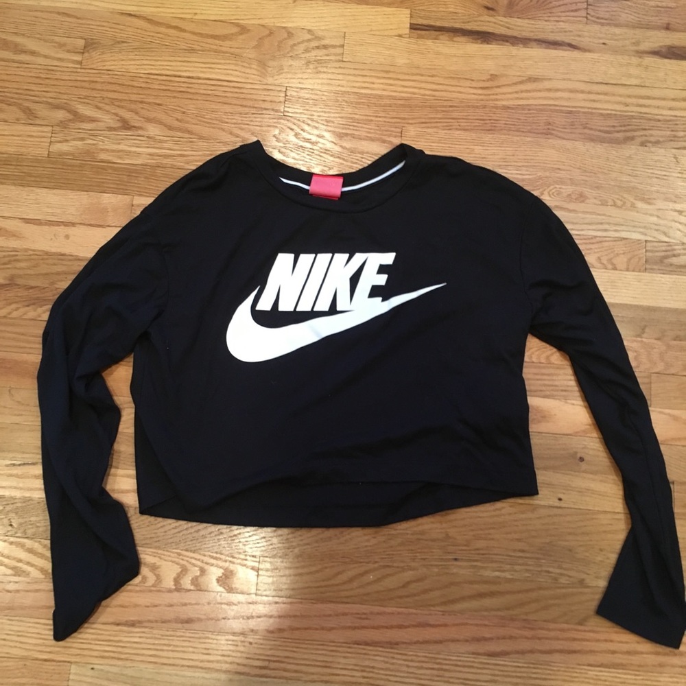 Cropped Nike long sleeve shirt